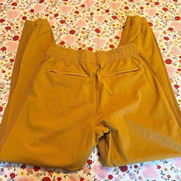 Athleta textured Brooklyn jogger - Picture 4 of 4